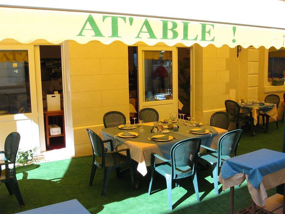 Logis Hotel Restaurant La Boule D'Or Chinon Dış mekan fotoğraf