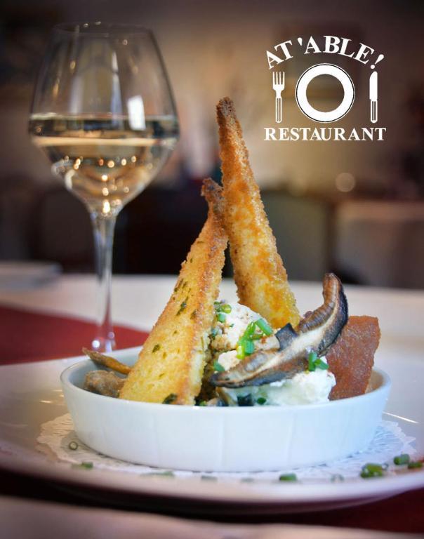 Logis Hotel Restaurant La Boule D'Or Chinon Dış mekan fotoğraf