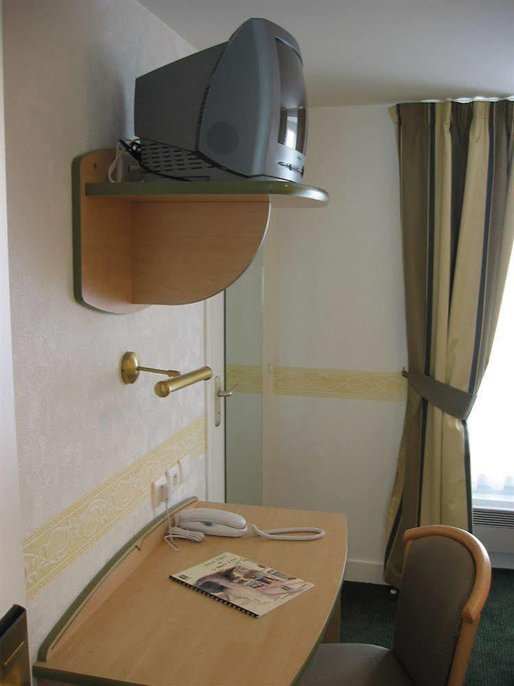 Logis Hotel Restaurant La Boule D'Or Chinon Dış mekan fotoğraf